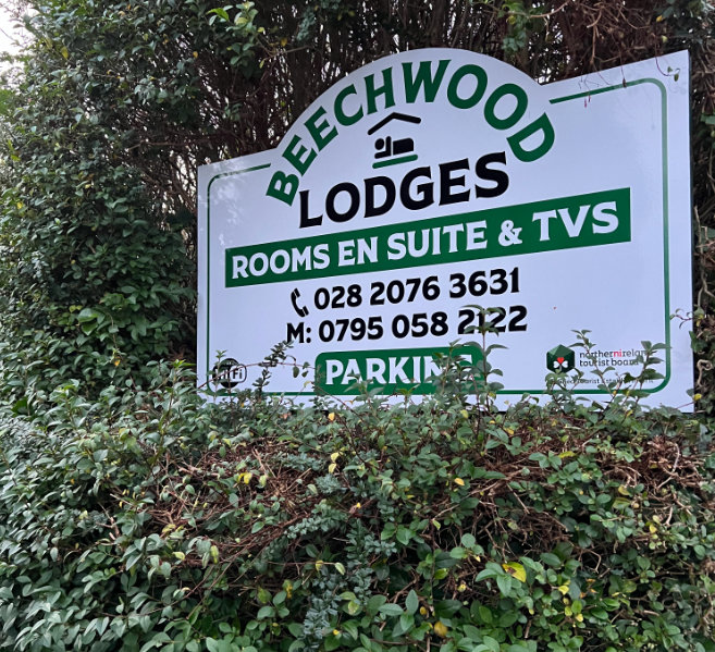 Beechwood Lodges sign